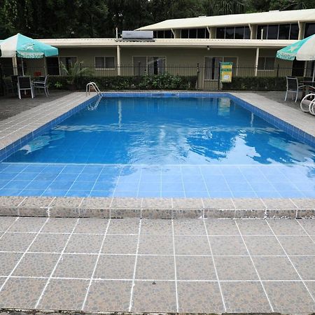 לאה Huon Gulf Hotel מראה חיצוני תמונה