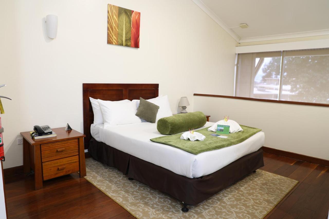 לאה Huon Gulf Hotel מראה חיצוני תמונה