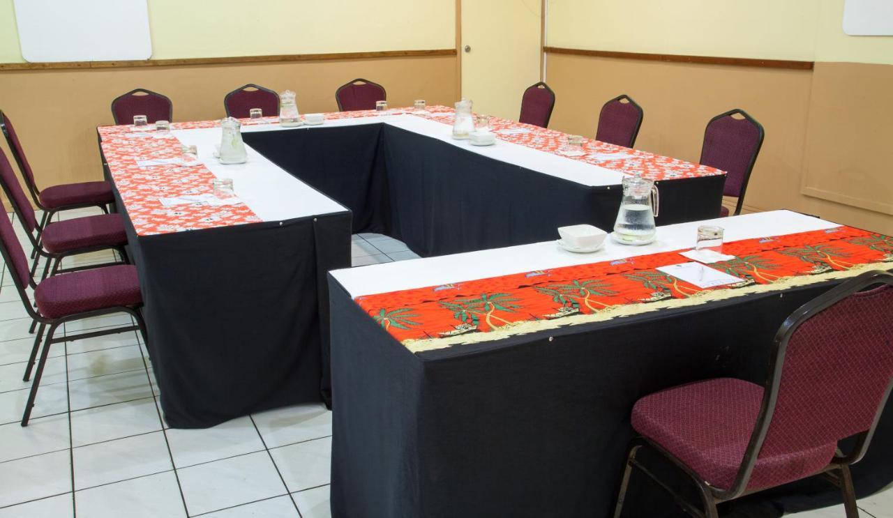 לאה Huon Gulf Hotel מראה חיצוני תמונה