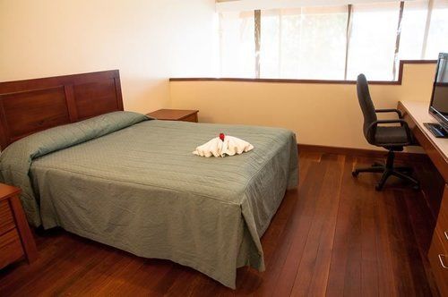לאה Huon Gulf Hotel מראה חיצוני תמונה