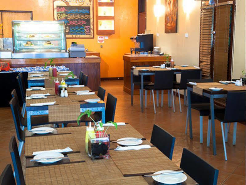 לאה Huon Gulf Hotel מראה חיצוני תמונה